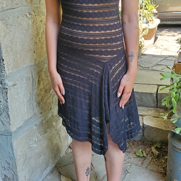 Cap Sleeve Lace Dress - Picture 3 of 3